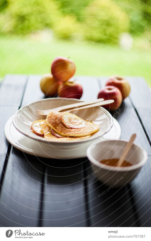 fresh Frucht Apfel Dessert Süßwaren Ernährung Slowfood lecker süß Pfannkuchen Farbfoto Innenaufnahme Menschenleer Tag Schwache Tiefenschärfe