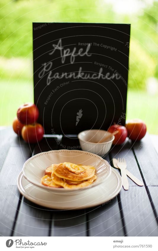 aktuell Frucht Teigwaren Backwaren Dessert Süßwaren Ernährung Büffet Brunch Slowfood lecker süß Apfel Pfannkuchen Schilder & Markierungen Schriftzeichen