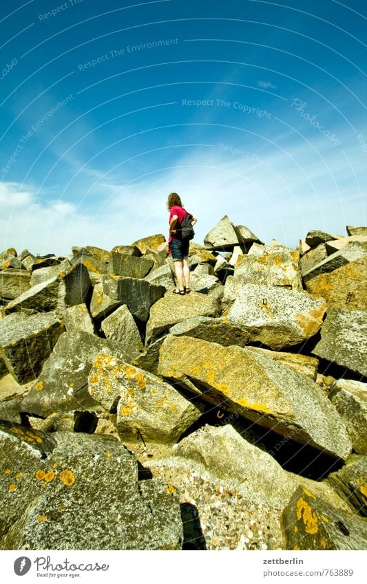 Orientierung Ferien & Urlaub & Reisen Tourismus Abenteuer Ferne Freiheit Expedition Berge u. Gebirge wandern Klettern Bergsteigen feminin Frau Erwachsene Körper