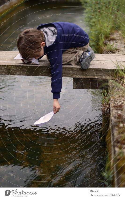 Cap San Diego / Danke fürs Durchlassen Freizeit & Hobby Spielen Mensch maskulin Kind Kindheit 1 3-8 Jahre Bach Fluss Freude Papierschiff Spielzeug Steg Brücke