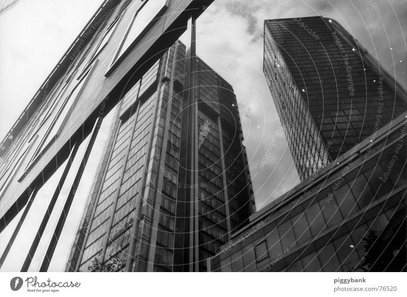 Vergänglichkeit Spiegel Reflexion & Spiegelung Hochhaus Frankfurt am Main Stadtzentrum Handel Reichtum Außenaufnahme reflektion Täuschung Skyline falsches bild