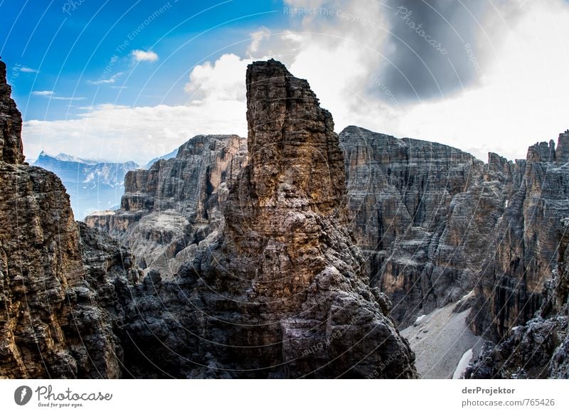 Der Fingerzeig in den Dolomiten Ferien & Urlaub & Reisen Tourismus Abenteuer Ferne Freiheit Berge u. Gebirge wandern Umwelt Natur Landschaft Pflanze Urelemente