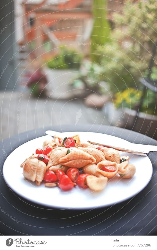 nudelsalat Lebensmittel Käse Gemüse Salat Salatbeilage Teigwaren Backwaren Nudeln Tomate Mozzarella Ernährung Mittagessen Abendessen Bioprodukte