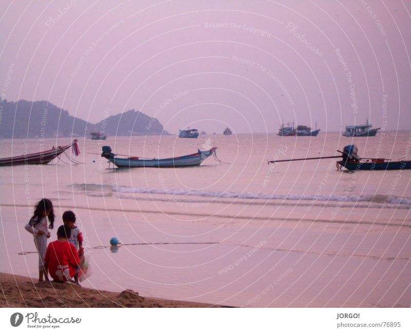 bauen wir ne sandburg? Strand Meer Kind Wasserfahrzeug Sonnenuntergang Wellen Spielen Brandung Sand Berge u. Gebirge Abend Mond