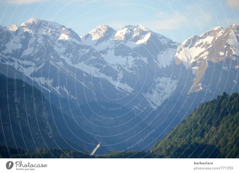 Flugschanze Skiflugschanze Natur Landschaft Urelemente Schönes Wetter Alpen Berge u. Gebirge Allgäuer Alpen Schneebedeckte Gipfel leuchten groß hell hoch blau