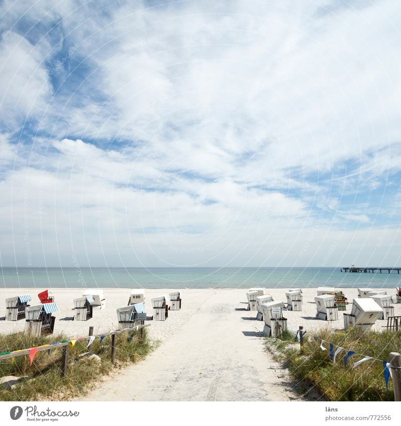 auf zum Strand Erholung Ferien & Urlaub & Reisen Tourismus Ausflug Ferne Freiheit Sommer Sommerurlaub Sonne Sonnenbad Meer Umwelt Landschaft Sand Himmel Wolken