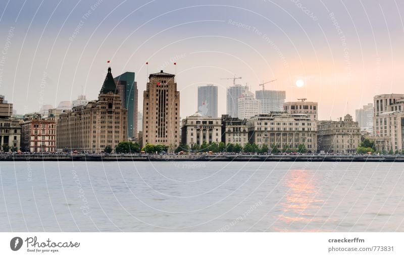 The Bund Ferien & Urlaub & Reisen Tourismus Ferne Sightseeing Städtereise Shanghai China Stadt Stadtzentrum Skyline Bankgebäude Sehenswürdigkeit ästhetisch