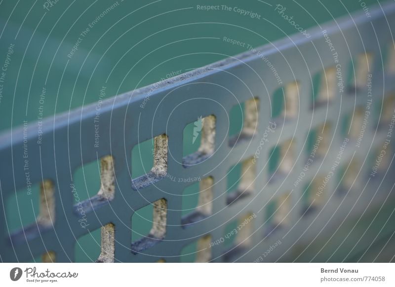 TT Tischtennis Blech Loch Lochblech Aluminium Sonne dreckig grün silber Metall Quadrat rund Muster Sport Freizeit & Hobby Spielen Sommer Außenaufnahme Tag hell