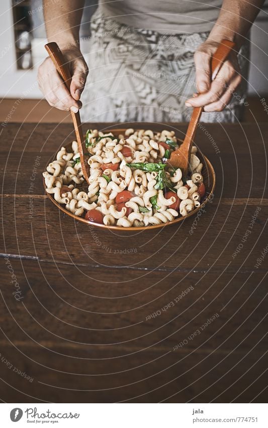 nudelsalat Lebensmittel Gemüse Salat Salatbeilage Teigwaren Backwaren Nudeln Ernährung Mittagessen Abendessen Bioprodukte Vegetarische Ernährung Slowfood