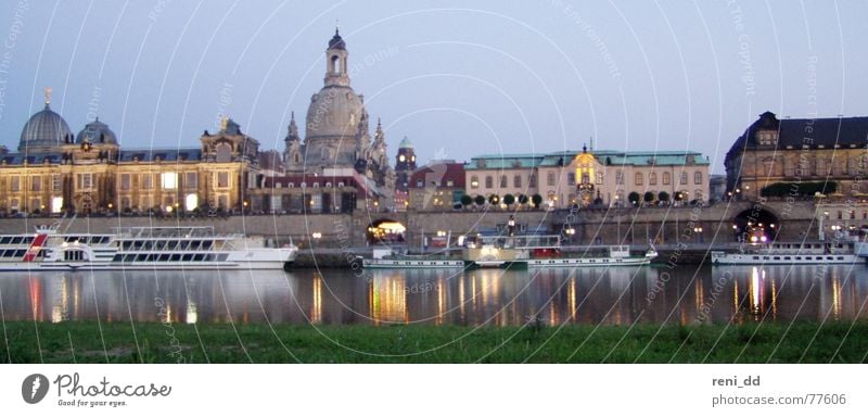 dresden im glanz der frauenkirche Dresden Nacht Licht Romantik Kulisse Stadt Sachsen Haus Panorama (Aussicht) Wasserfahrzeug Elbe brühlsche terasse Frauenkirche