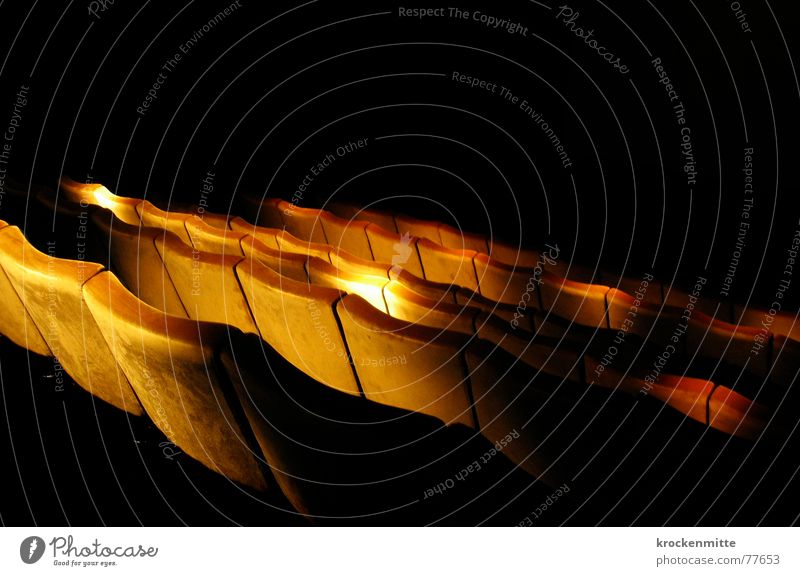 Lichtspielhaus Sitzreihe Kino Sessel Ausgang Kinosaal Kultur ausgehen Filmindustrie Projektionsleinwand Beleuchtung Raum Blick Show Lampe noch ist alles leer