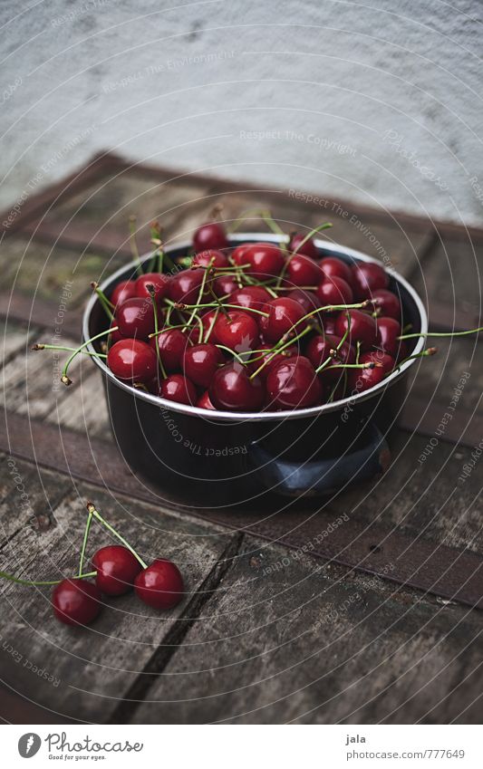 kirschen Lebensmittel Frucht Kirsche Topf frisch Gesundheit lecker natürlich Appetit & Hunger Farbfoto Außenaufnahme Menschenleer Textfreiraum oben Tag