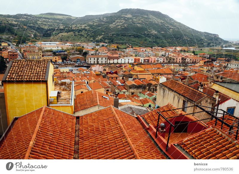 Bosa City Stadt Dach Italien Altstadt Sardinien Ferien & Urlaub & Reisen Sonne Sonnenstrahlen Holzschindel Vogelperspektive Haus Panorama (Aussicht) Skyline