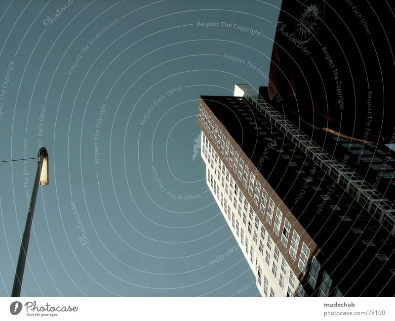 NACKENSTARRE Himmel Wolken schlechtes Wetter himmlisch Götter Unendlichkeit Haus Hochhaus Gebäude Material Fahrzeug Mobilität Fenster live Straßenbeleuchtung