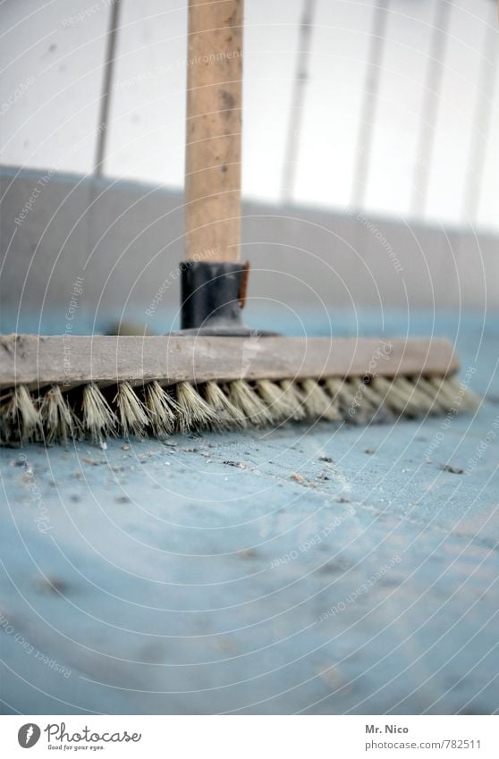 boden ständig | saubermachen ! Häusliches Leben Renovieren Raum Gebäude dreckig Besen Reinigen Borsten Besenstiel Dienstleistungsgewerbe Handwerker Hausmeister