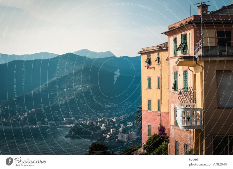 San Rocco / Italien Ferien & Urlaub & Reisen Tourismus Ferne Sightseeing Städtereise Sommerurlaub Meer Landschaft Wolkenloser Himmel Schönes Wetter Wald Hügel