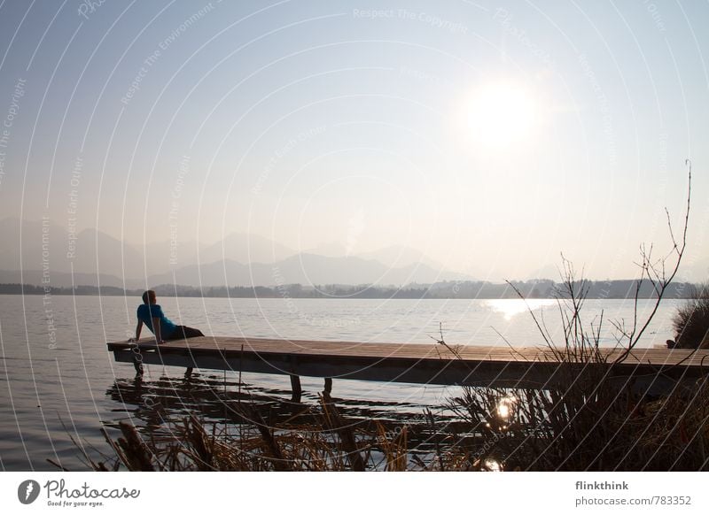 Just relax! Mensch Junger Mann Jugendliche Erwachsene Rücken 1 13-18 Jahre Kind 18-30 Jahre 30-45 Jahre Natur Landschaft Himmel Wolkenloser Himmel Sonne