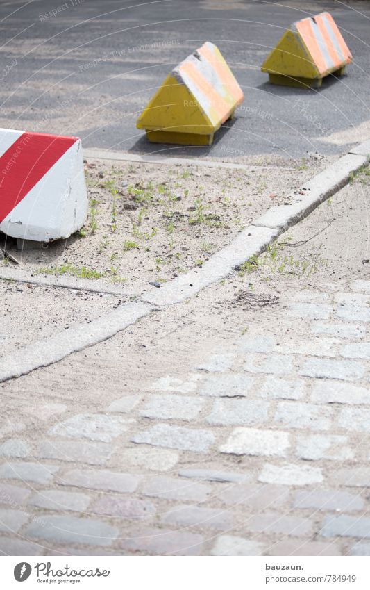 bodenständig | drei sind einer zuviel. Beruf Handwerker Baustelle Fabrik Landwirtschaft Forstwirtschaft Industrie Gras Stadt Industrieanlage Platz Wege & Pfade