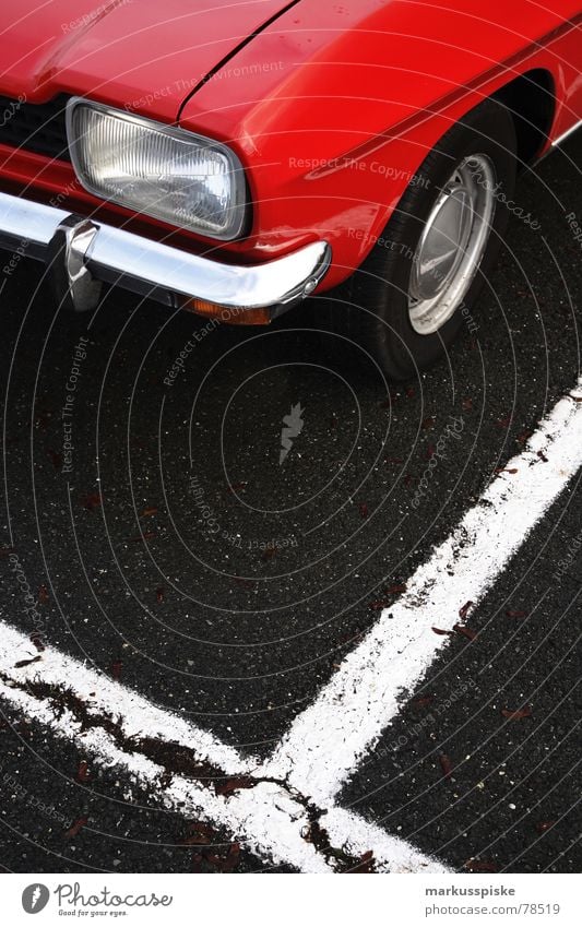 capri Oldtimer Rarität parken Parkplatz Kotflügel Youngtimer Fahrzeug schick rot Chrom retro Verkehr PKW alt Reflexion & Spiegelung Scheinwerfer