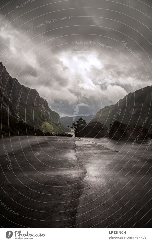 N O R W A Y - GraY - XVII Tourismus Abenteuer Ferne Landschaft schlechtes Wetter Regen Gewitter Felsen Berge u. Gebirge Norwegen Straße Wege & Pfade dunkel