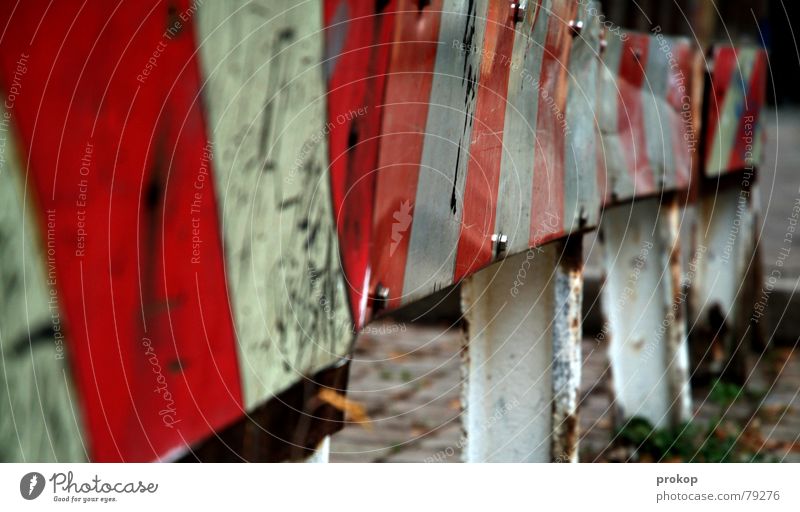 Besoffen nach Hause Beule Müdigkeit Warnung taumeln Chaot ausgebrannt Alkoholisiert chaotisch kaputt Hinweisschild Warnhinweis Warnschild Angst Panik Wut Ärger