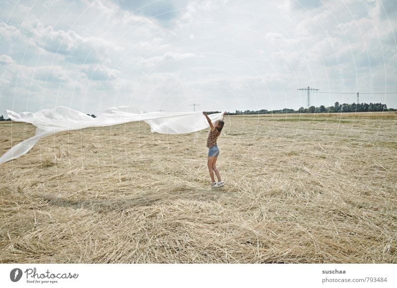 die flatter machen feminin Kind Mädchen Kindheit Körper 1 Mensch 3-8 Jahre Umwelt Natur Landschaft Himmel Wolken Sommer Schönes Wetter Feld Kunststoff