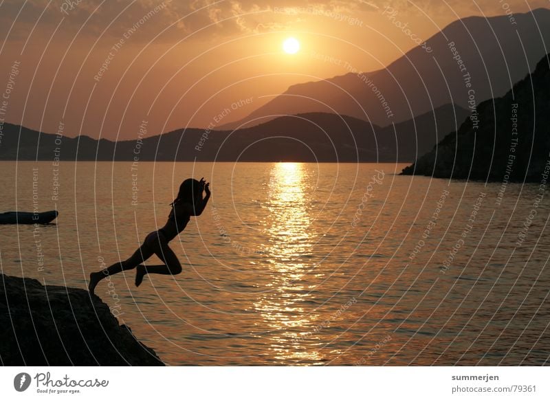 * * JUMP * * Sommer Ferien & Urlaub & Reisen Meer Sonnenuntergang Sonnenaufgang springen Küste Ereignisse harmonisch Physik Sonnenstrahlen Freude Sport Spielen