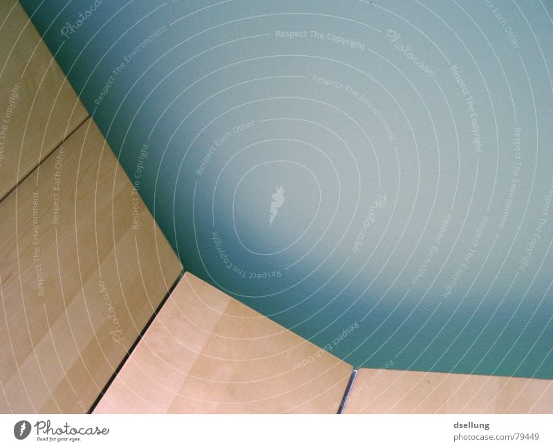 grafische Darstellung - Holztüren mit blauer Decke senken Grafische Darstellung vorhersagen Wirtschaftswachstum Plotter abstrakt Zusammenbruch Diagramm