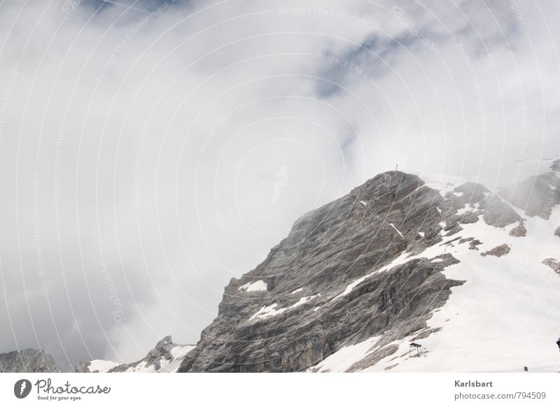 Zahnweh. Expedition Winter Schnee Winterurlaub Berge u. Gebirge Klettern Bergsteigen Fortschritt Zukunft Wolken Klima Hügel Felsen Alpen Gipfel