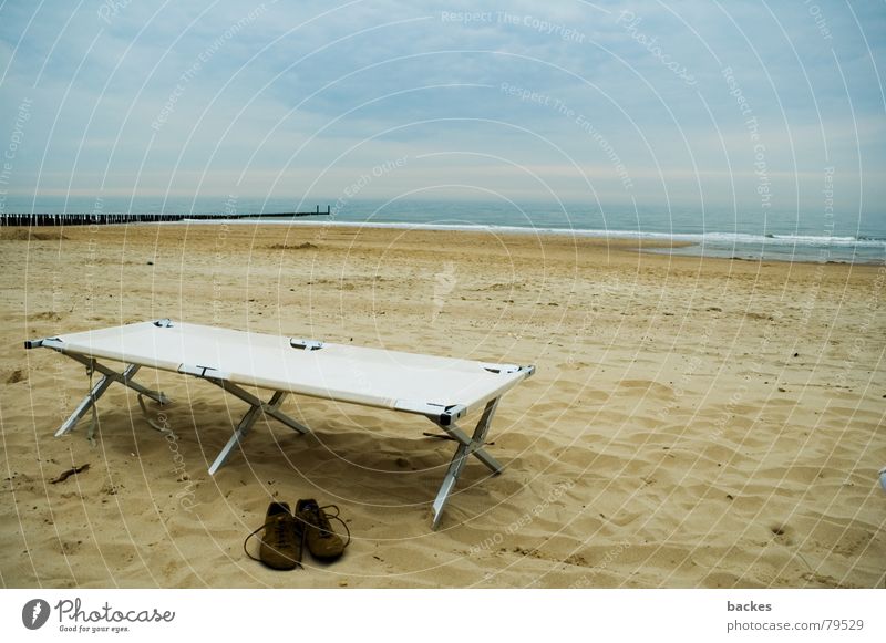 Pause am Meer See Schuhe Wolken Strand Niederlande Wellen Steg Möwe Feld Bett Aluminium Freizeit & Hobby Küste feldbett domburg Sand Wasser Himmel Seil