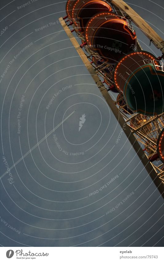 Rentner 2.- / Schüler 3,50- Riesenrad grau Jahrmarkt Wolken Oktoberfest Schweben Vergnügungspark Himmel Fahrgeschäfte Freizeit & Hobby Freisteller Anschnitt