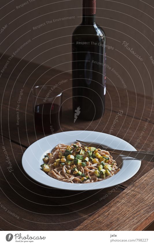 spaghetti Lebensmittel Gemüse Teigwaren Backwaren Spaghetti Zucchini Ernährung Mittagessen Bioprodukte Vegetarische Ernährung Getränk Wein Geschirr Teller