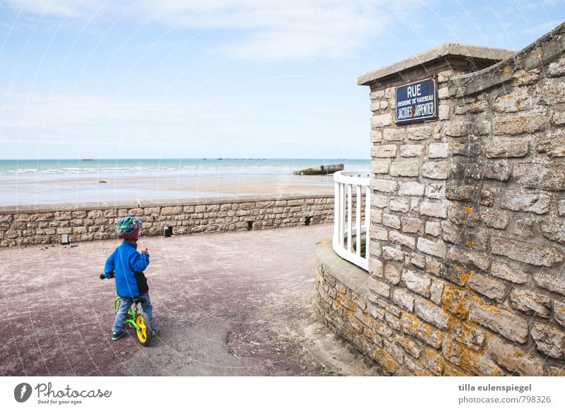 rundherum Freizeit & Hobby Ferien & Urlaub & Reisen Abenteuer Ferne Sommer Strand Meer maskulin Kind Kindheit 1 Mensch 3-8 Jahre blau Horizont Umwelt