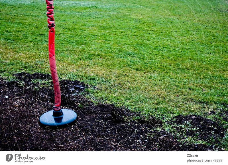 sitzplatz Sitzgelegenheit Platz Spielplatz Wiese schwarz rot rund lang hängen Freizeit & Hobby grün-schwarz Erde Seil sättigung