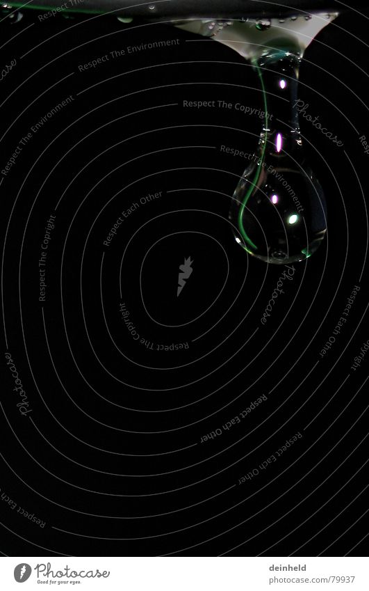 Ein Wassertropfen... Tropfen Filzstift grün Reflexion & Spiegelung Makroaufnahme Nahaufnahme spieglung reflektion