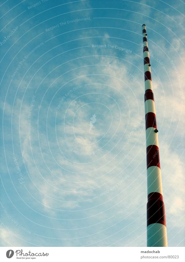 BITTE FRAGT MICH NICHT... Grenzposten rot-weiß Wetterstation emporragend Meteorologie Meteorologe Warnung Hinweisschild Wolken schlechtes Wetter Stab lang