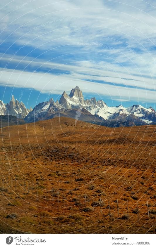 Fitz Roy. Natur Landschaft Himmel Wolken Sonne Herbst Schnee Feld Berge u. Gebirge Gipfel Schneebedeckte Gipfel fantastisch gigantisch kalt Spitze wild