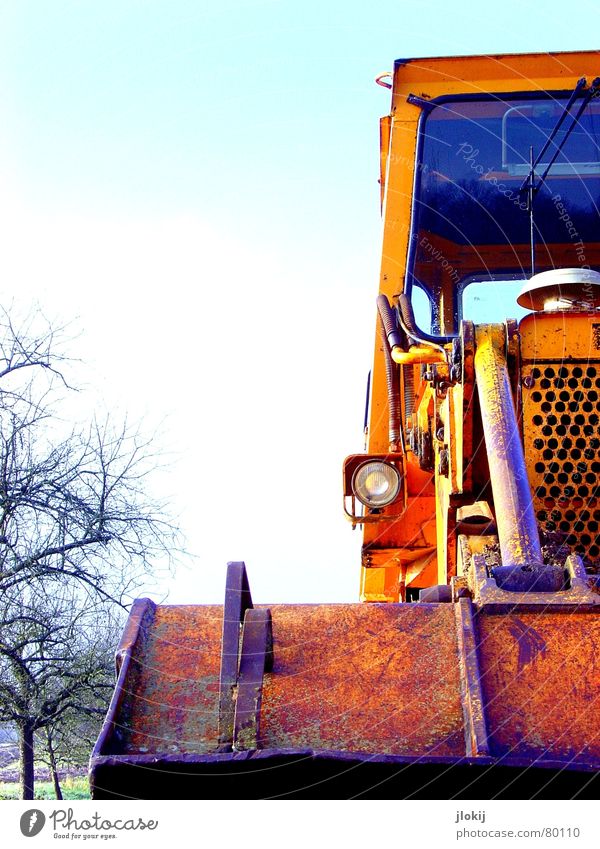 Männerspielzeug Baumaschine Ausleger Baufahrzeug Baggerlöffel Baugrundstück Schaufel Branche groß Fahrzeug Feld Bauschutt Demontage Herbst kalt Baustelle