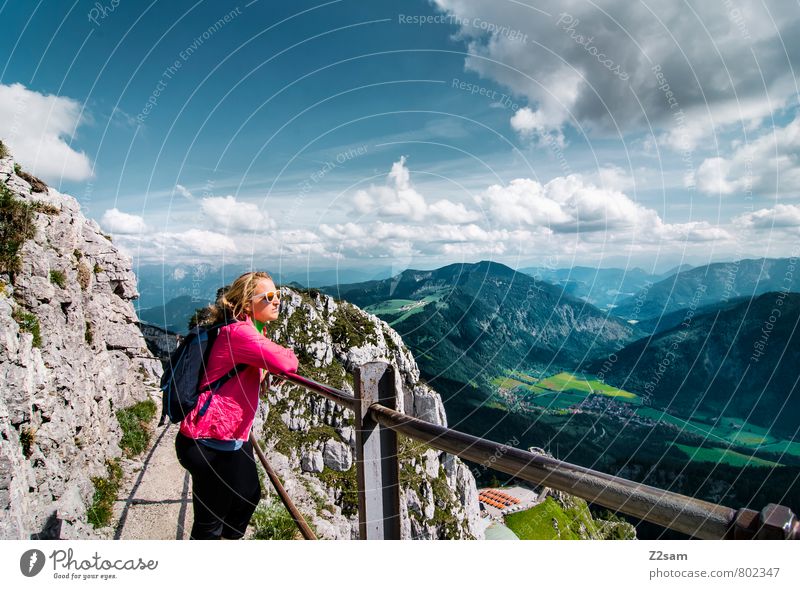 Ausblick Ferien & Urlaub & Reisen Ausflug Ferne Freiheit Sommerurlaub Berge u. Gebirge wandern feminin Junge Frau Jugendliche 18-30 Jahre Erwachsene Natur