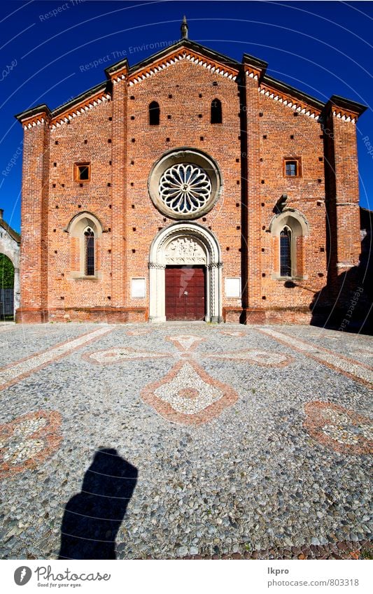 Terrasse Kirche Glockenturm Anlage Ferien & Urlaub & Reisen Ausflug Uhr Kultur Sommer Schönes Wetter Stadt Altstadt Turm Gebäude Architektur Fassade Fenster Tür