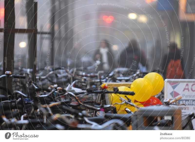 Münster am Morgen Fahrrad Nebel Winter Rad Mensch Luftballon