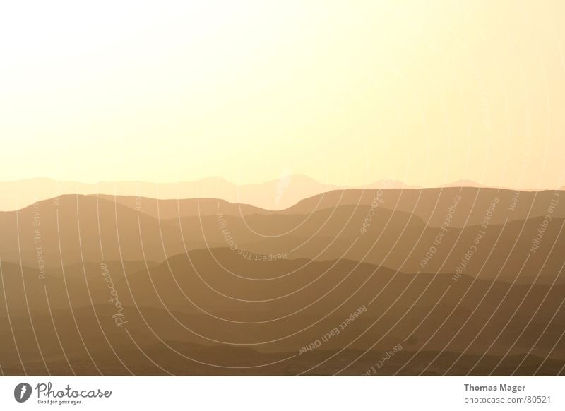 Wüste Ferne Aussicht Hügel dunkel Abend Ödland trist Sonnenuntergang Berge u. Gebirge Afrika Landschaft milchig Abenddämmerung Blick Perspektive Traurigkeit