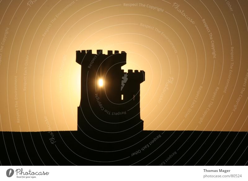 Lichtblick Dämmerung Zeit Vergänglichkeit Sonnenuntergang Abend Turm Lichterscheinung Abenddämmerung Momentaufnahme