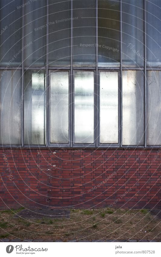 fassade Industrieanlage Fabrik Bauwerk Gebäude Architektur Mauer Wand Fassade Fenster Backstein einfach trist Stadt Farbfoto Außenaufnahme Menschenleer Tag