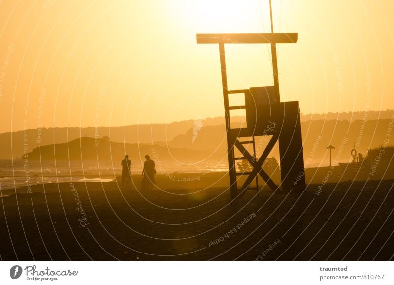 Baywatch Tourismus Ferne Freiheit Sommer Sommerurlaub Sonne Strand Meer Wellen Mensch Landschaft Sand Wasser Wolkenloser Himmel Schönes Wetter Küste Bucht