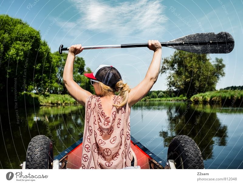 Piratin II Ferien & Urlaub & Reisen Ausflug Abenteuer Sommerurlaub Wassersport feminin Junge Frau Jugendliche 18-30 Jahre Erwachsene Landschaft Himmel Baum