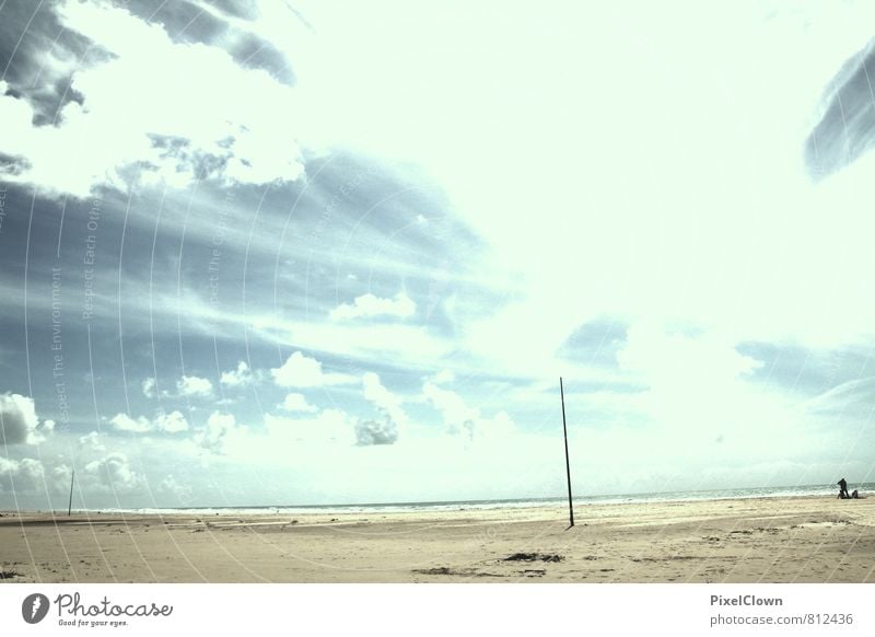 The beach Ferien & Urlaub & Reisen Tourismus Freiheit Sommerurlaub Sonnenbad Strand Meer Schwimmen & Baden Mensch 2 Sand Himmel Schönes Wetter Wasser Glück