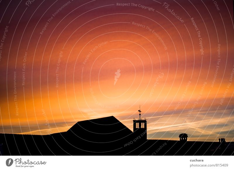 Sonnenaufgang mit Kirchensilhouette Landschaft Luft Himmel Wolkenloser Himmel Nachthimmel Sonnenlicht Stadt Stadtzentrum Ferien & Urlaub & Reisen Kitsch Wärme