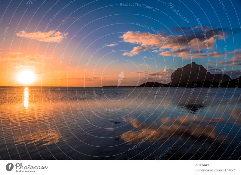 Sonnenuntergang über dem Meer Natur Landschaft Erde Luft Wasser Himmel Wolken Nachthimmel Horizont Sonnenaufgang Sonnenlicht Le Morne Brabant Mauritius Afrika