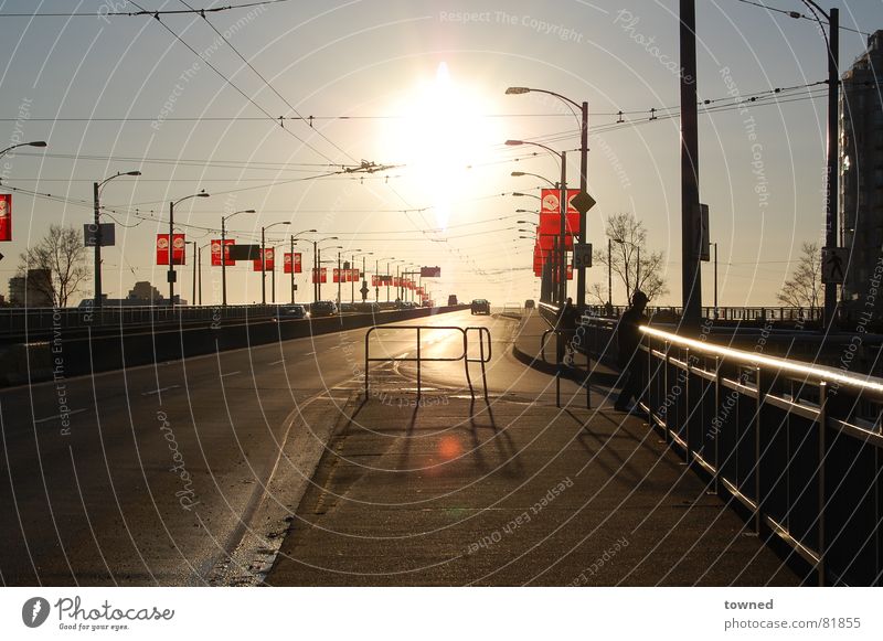 across the rainbow? Licht Sonnenuntergang Stadt Winter Casting Brücke bridge sun shadow light earth view street road day.